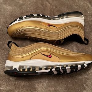 New mens size 10.5 Nike Air Max 97 SE ( no box ) Limited Edition